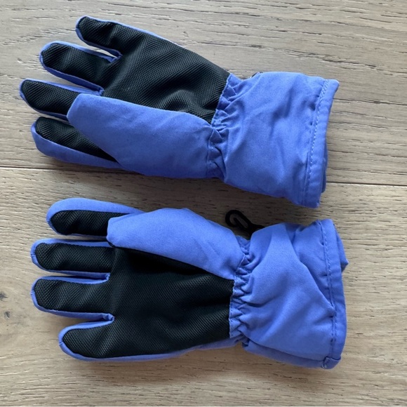 Swiss Tech Blue and Pink Kids Mittens - Picture 2 of 2